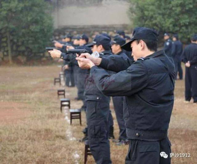 89年鞍山李家三兄弟特大袭警案:一夜4次枪战杀死8名警察