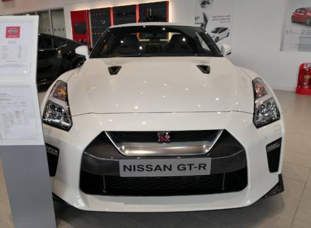 思域跑车算个啥,战神gtr nismo才是超跑终结者