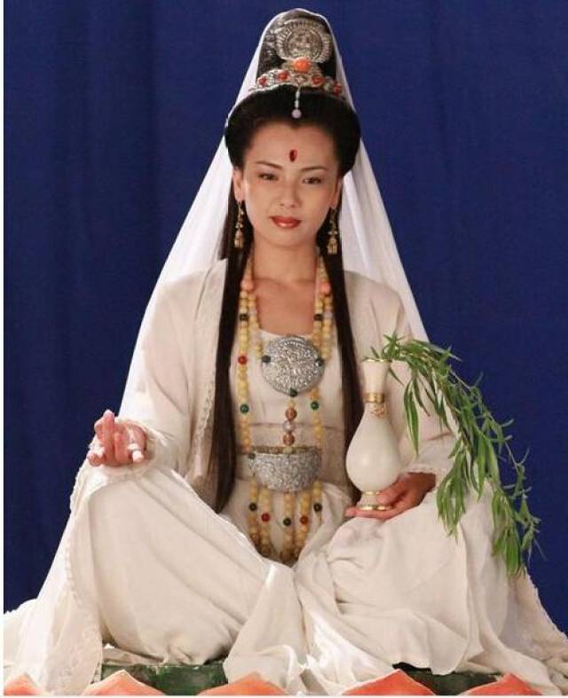 近些年在荧幕大火的女星刘涛与"观音菩萨"可谓是缘分匪浅,2011年,刘涛