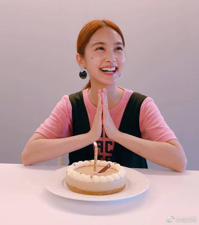 李荣浩连续四年准点发文祝女友杨丞琳生日快乐