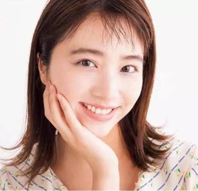 听说现在流行"盐系女子,那么关于她的妆容特点你都了解吗?