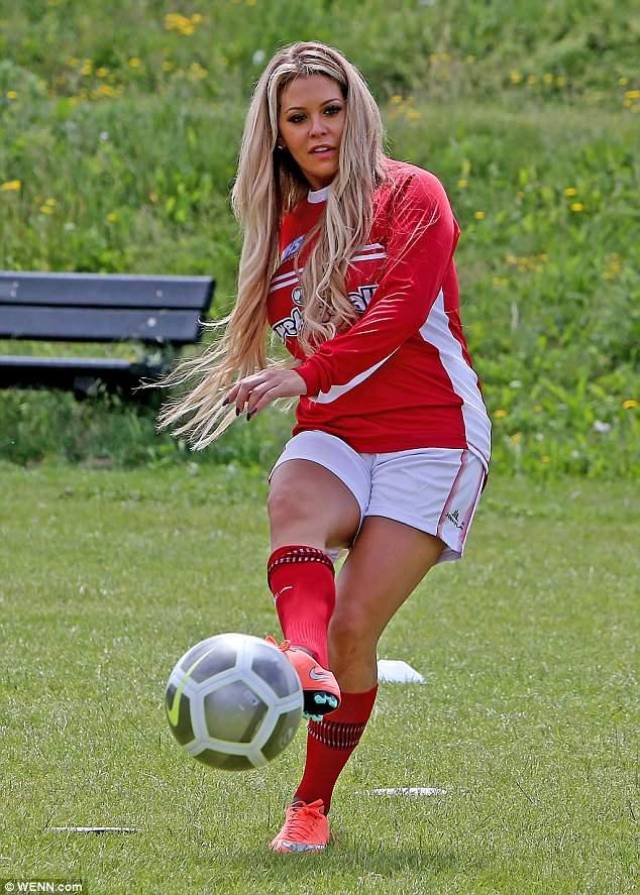 英格兰足球氛围浓啊 加斯科因31岁继女助阵世