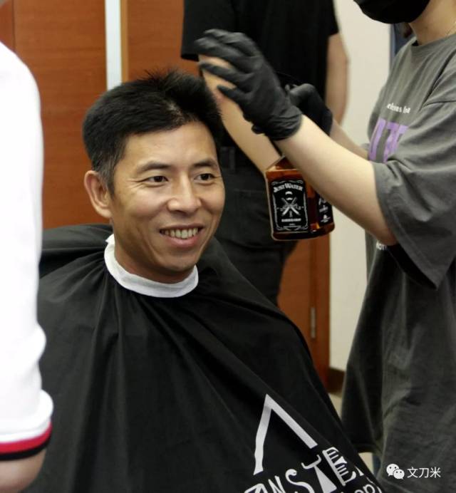 "网红"设计师杨紫明