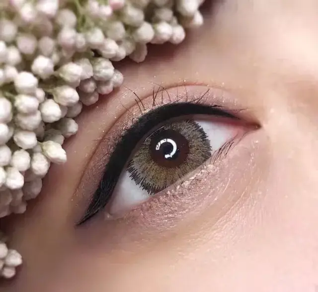 明星美瞳线