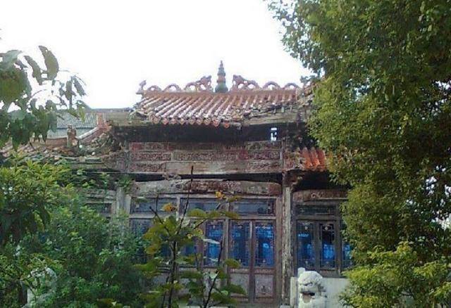 八角亭,现在八角亭已被评为县级重点文物保护单位.