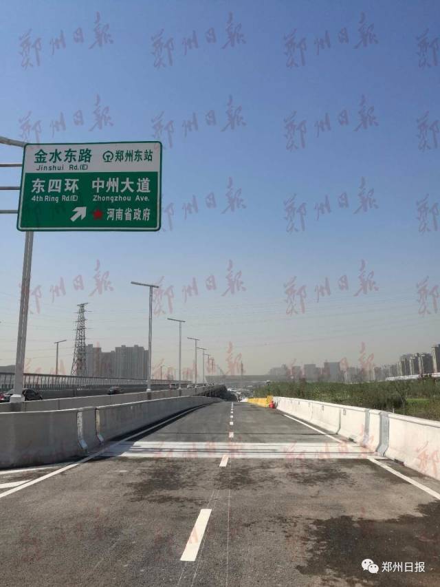 今天通车的这两条匝道编号为w2,e2,具体位于东三环(107辅道)高架桥