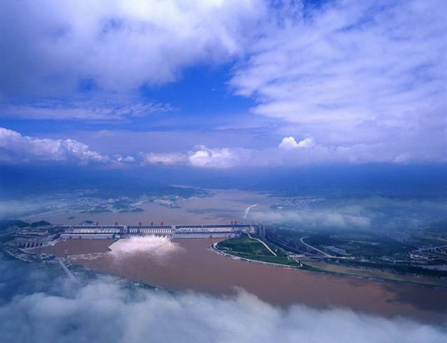 世界大坝——三峡大坝