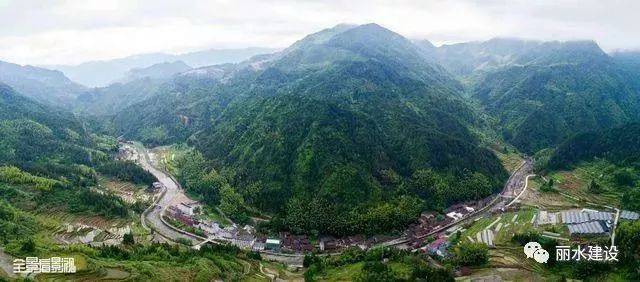 英川镇,位于景宁畲族自治县西南山区,平均海拔430米,距景宁县城63公里