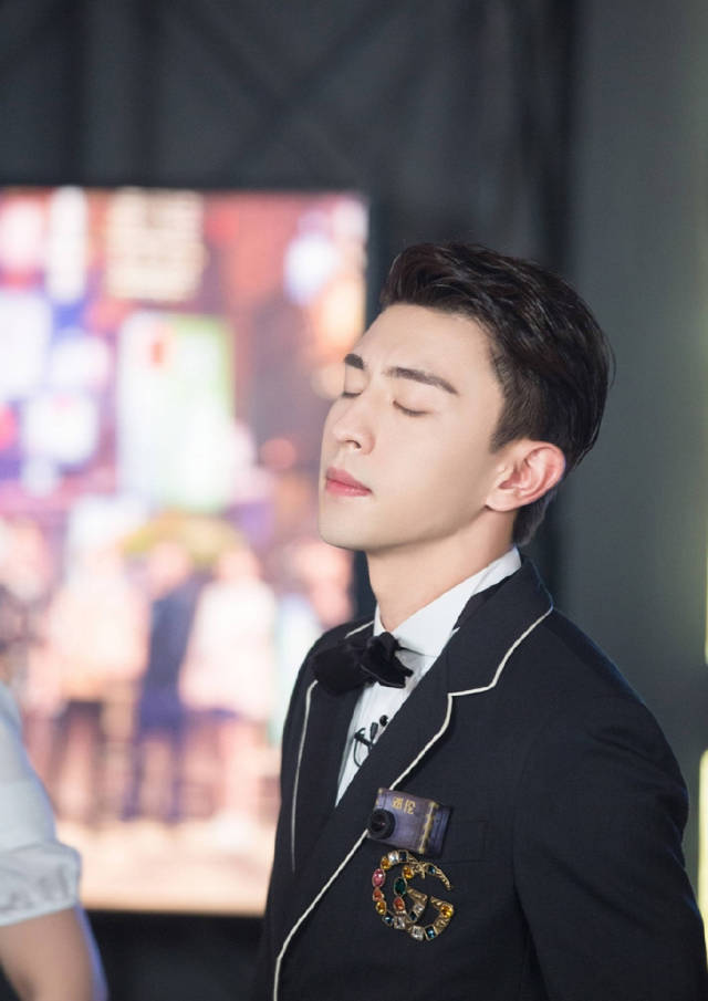 邓伦《我是大侦探》实力超群!偶像到场引混乱