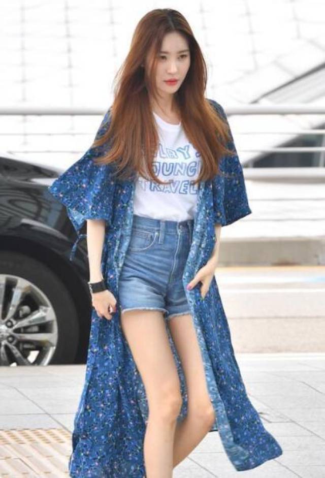 正脸像刘诗诗,侧脸像刘亦菲,原本还混迹在3线