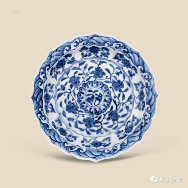 明永乐 青花石榴花纹菱口盘