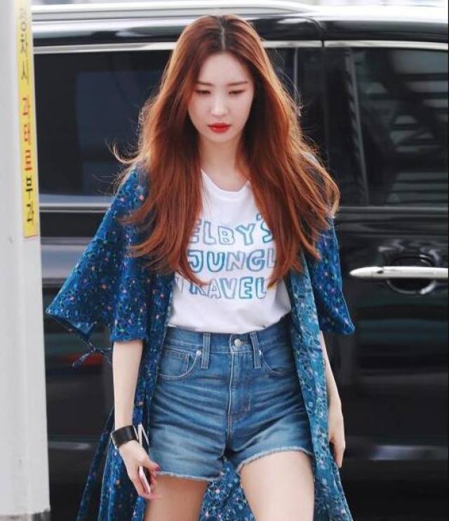 正脸像刘诗诗,侧脸像刘亦菲,原本还混迹在3线