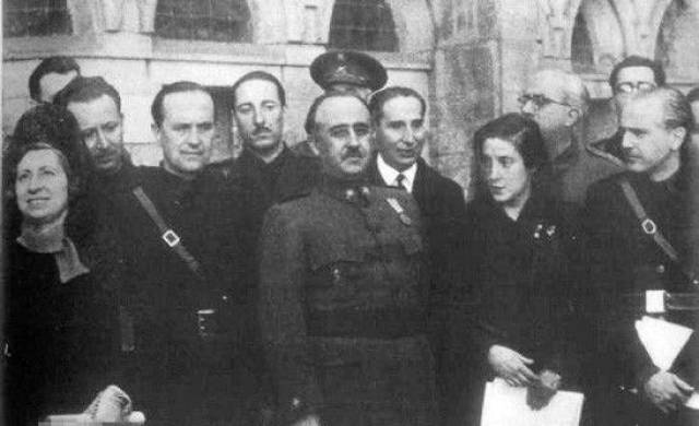 1936年7月,以弗朗西斯科·佛朗哥为首的西班牙国民军和长枪党右翼