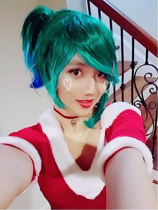 lol:北美第一瑞文box女仆装登场 资深女装大佬比aj更令人心动