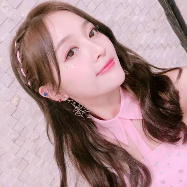 夏天披头发又热又乱?杨幂热巴吴宣仪早就换上