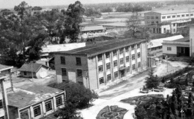 校史馆里的老照片,见证改革开放40年来西华的变迁