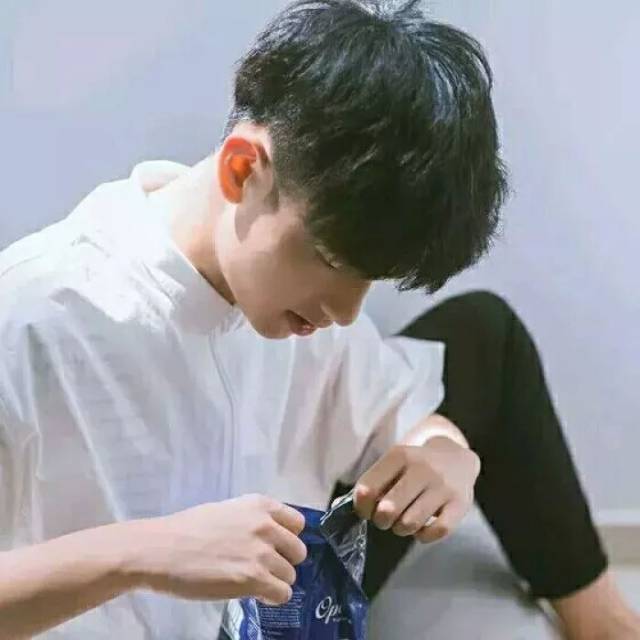 怎么样才能变帅15岁男孩 bf6ddc86d9b448dd93432655c7c437da.jpeg