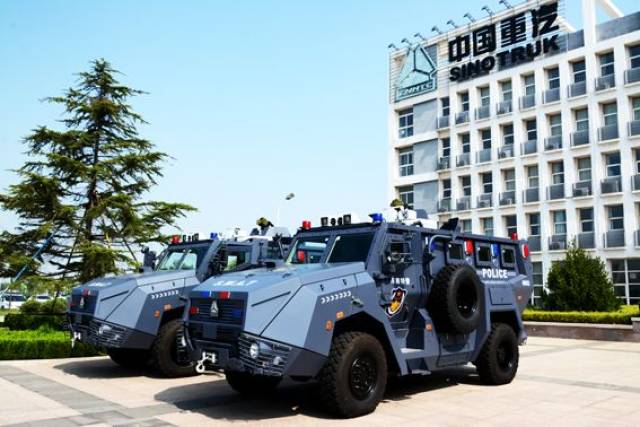 中国重汽"獒威"装甲车保驾护航青岛上合峰会
