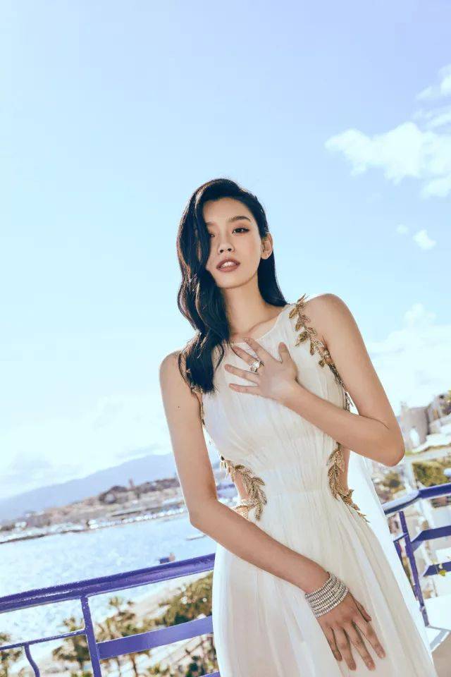 为啥女星都怕跟刘雯,何穗同框,你以为只是腿长吗?