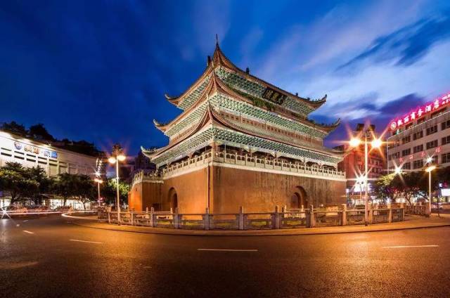 by 网 by 携程 大观楼不仅是宜宾市的地标古建筑 ,它自身还有