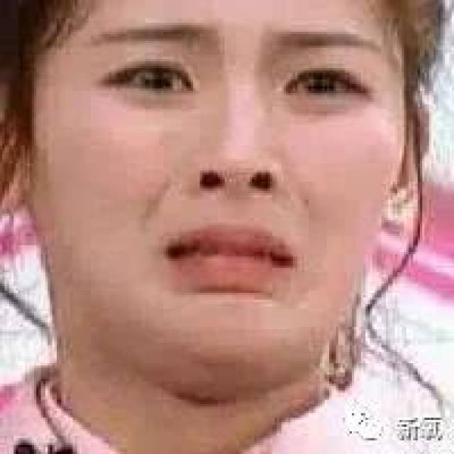 出戏的大鼻孔和双下巴就毫无美感可言了对吧.