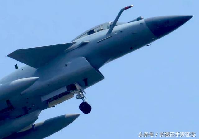 空战好手:中国歼-10c战机挂pl10和pl15导弹