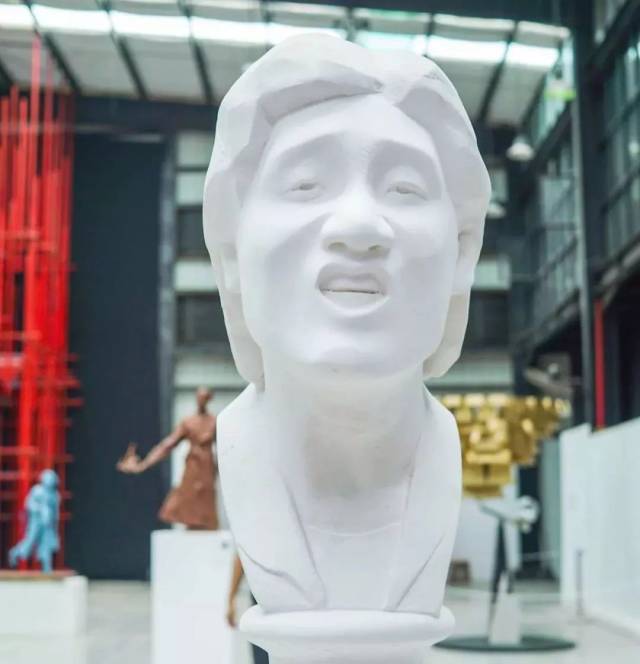 广美毕业展雕塑作品火了,估计张学友看见会气到暴走,哈哈哈哈