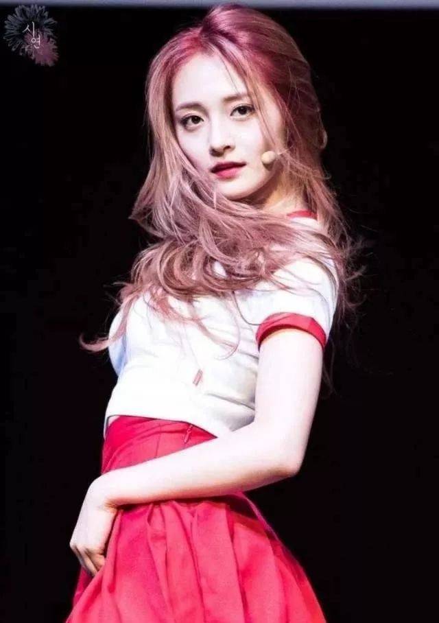 周洁琼是咋了? 本来路人缘挺好的,小姑娘长得好看业务能力也不差.