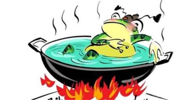 温水煮青蛙故事告诉我们,当身处安逸的环境中时,我们会容易被周围的