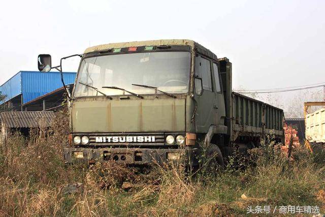 80年代日系重卡代表车型 被遗弃的三菱t850载重货车