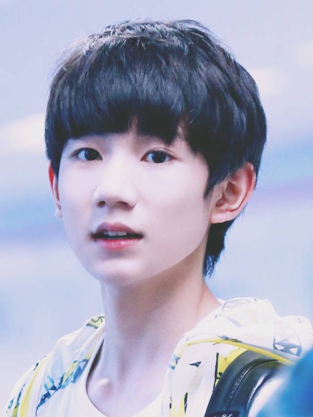 不要小瞧tfboys,刚满18岁的王源练出8块巧克力腹肌