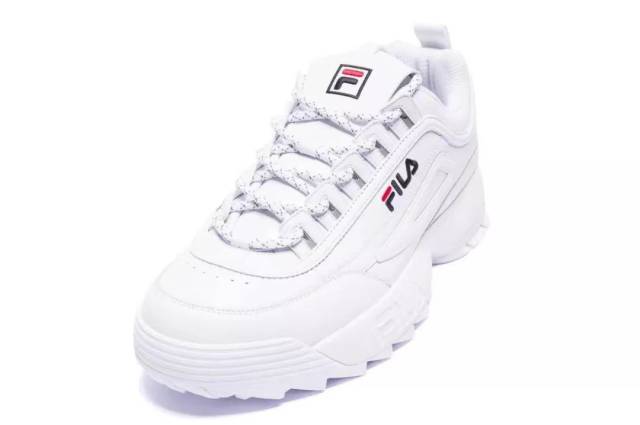 fila disruptor于1988年推出 是专为女性设计发行的街头风格运动鞋款