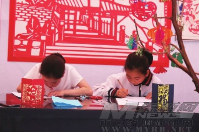 晓雅剪纸工作坊惊艳安州中小学生艺术节
