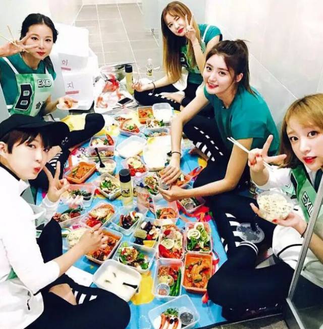 退团?大势女团队长删光与成员合照…留下的照