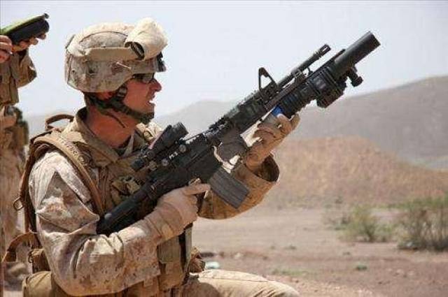 美军步兵升级新武器,重量更轻,威力更大,跟120火箭筒比怎样?