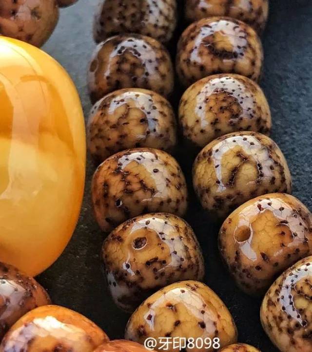 撸了5年的星月,怎么就变成了阴皮?还有救吗?丨文玩daily