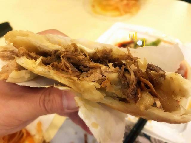 西安人的早餐凉皮套餐:用凉皮,肉夹馍和稀饭打开的美食之旅
