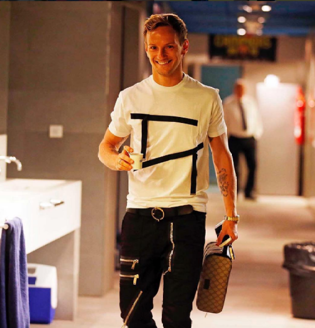 2018世界杯十大后腰与中前卫:丁丁榜首 布斯克