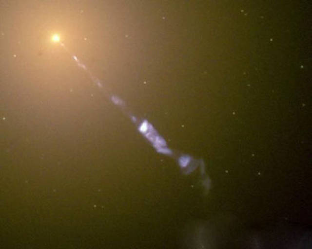 黑洞里面是什么?掉进黑洞会死吗?