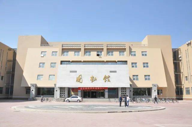 图书馆 内蒙古科技大学坐落在首批全国文明城市,美丽的草原钢城——