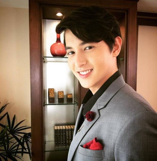 《天鹅套索》男主角james jirayu