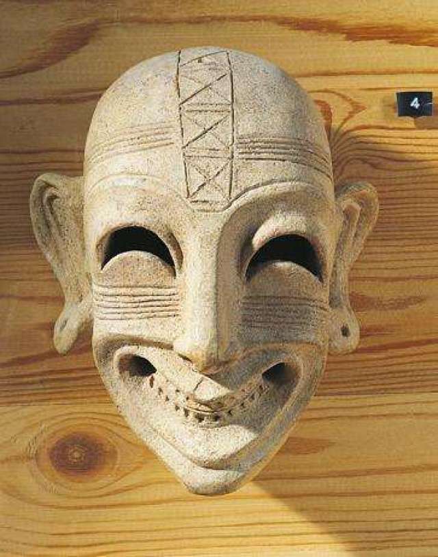 在3000多年前,腓尼基人的一艘运满一块一块天然苏打的大商船经过