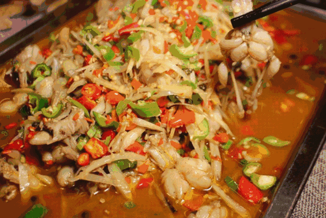 爱吃美食的美女帅锅们,自贡苍蝇馆子美食藏的深,可能在巷巷头兜兜转