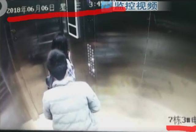 昆明一小区电梯深夜现猥琐男,对着女性做不雅行为!