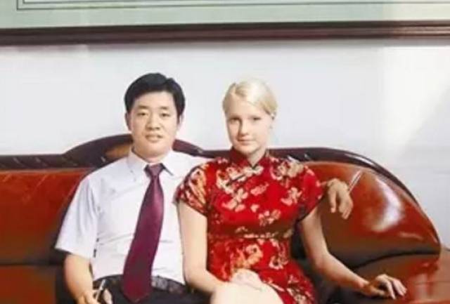 撒贝宁婚纱_撒贝宁结婚照婚纱(3)