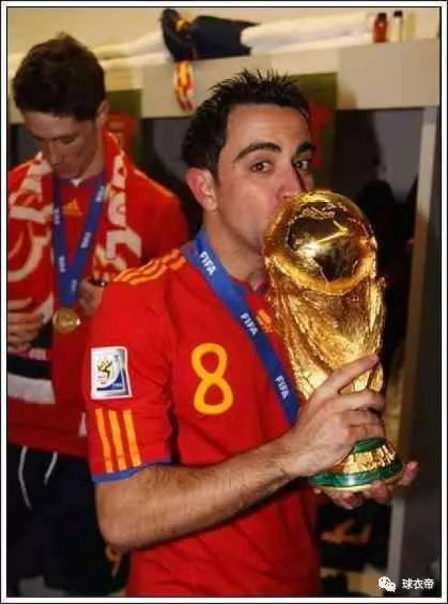 最后悬念揭晓!世界杯球衣臂章终亮相,原谅色竟