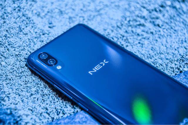 从概念到量产,vivo nex 真机上手仍带来惊喜