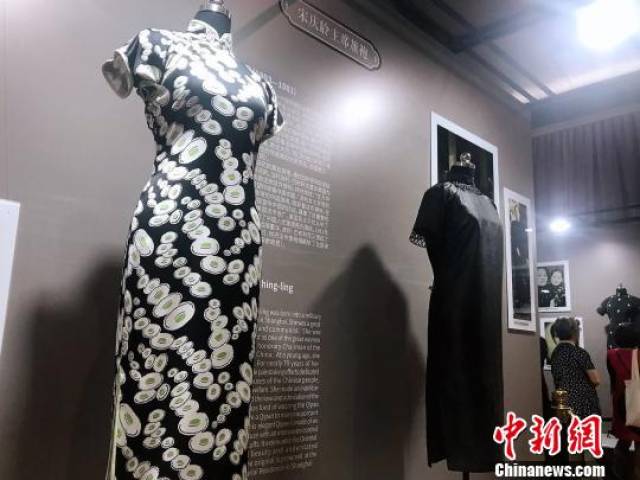 宋庆龄旗袍 王子涛 摄