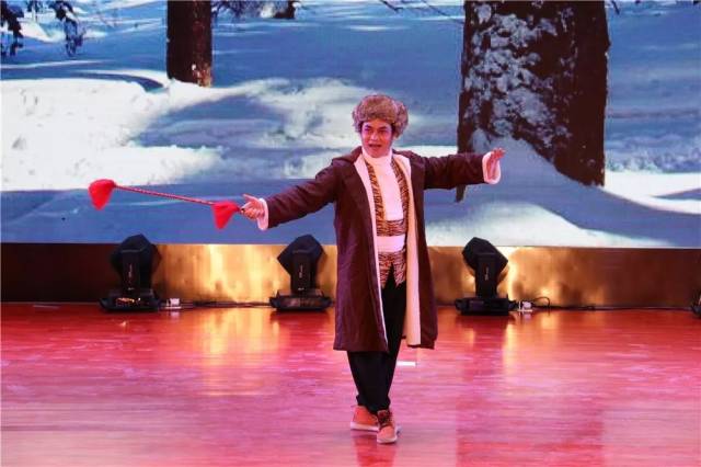 现代京剧打虎上山图片_纵览新闻