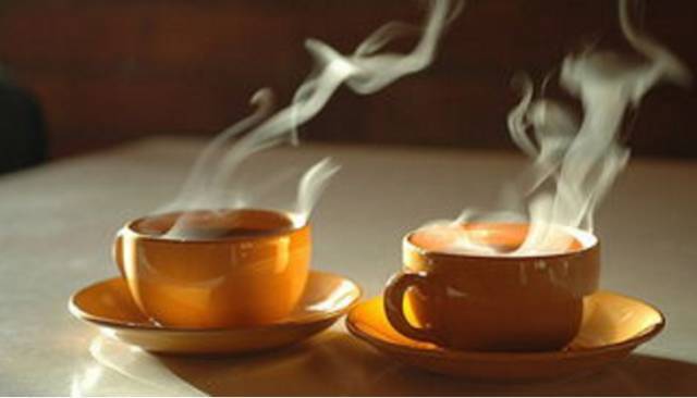 一杯热茶,出点汗,闷热之气得以宣泄,顿时就会感觉清爽无比.